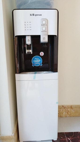 沁园即热式饮水机家用立式办公秒速加热防干烧你这个饮水机有没有制冷功能？