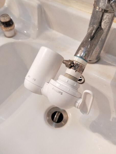 飞利浦水龙头净水器家用水龙头过滤器厨房自来水过滤器净水机过滤的出水流量是不是很小？