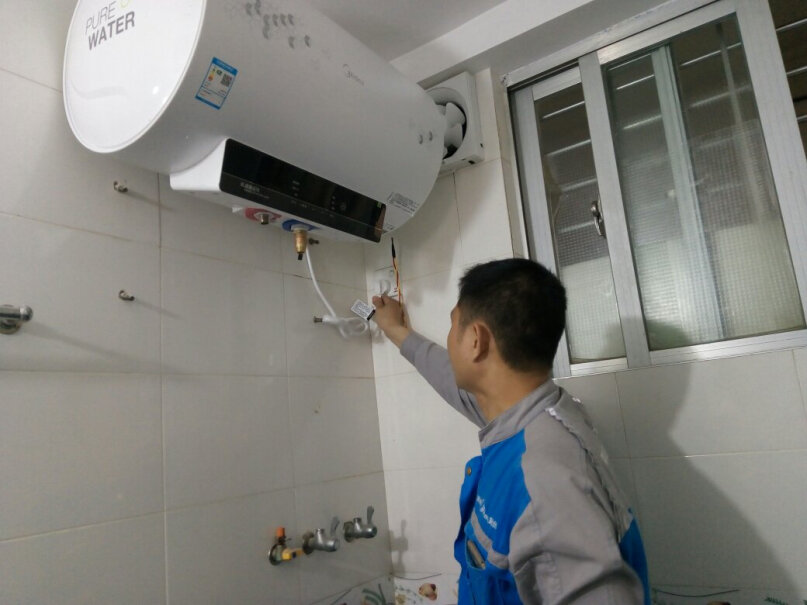 美的60升电热水器无线遥控在农村京东也送吗？