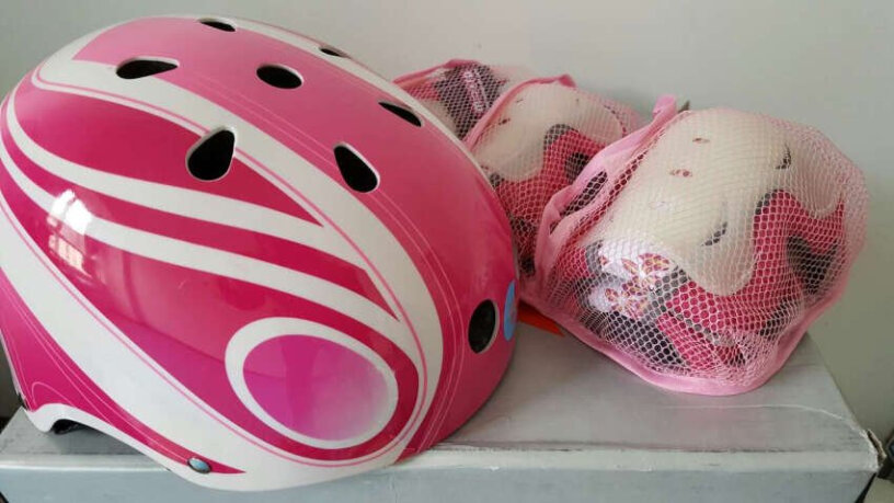 轮滑护具TROLO梅花儿童轮滑护具套装使用良心测评分享,评测质量怎么样！