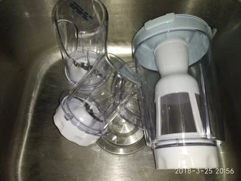 美的料理机家用榨汁机多功能三杯可以打碎木耳吗？
