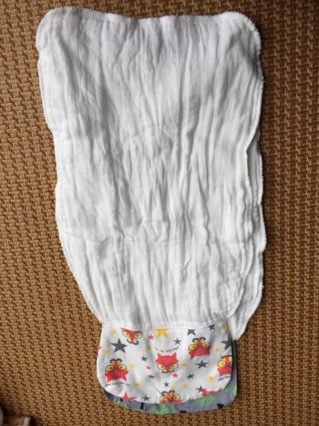 贝臣宝宝吸汗巾垫背全棉加大儿童垫背巾婴儿隔汗巾起毛吗，会不会很硬呢？