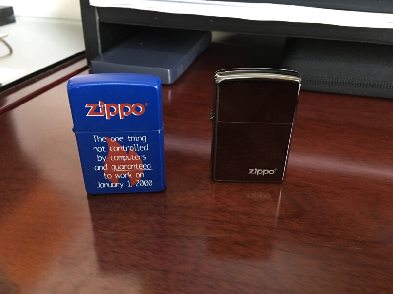 之宝Zippo打火机礼盒套装黑裂漆236套装礼盒和礼袋有多大呢？刚刚好够放打火机嘛？