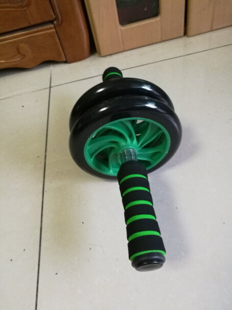 凯速静音型双轮健腹器腹肌轮健腹轮滚轮PR41绿色轮子直径多少？