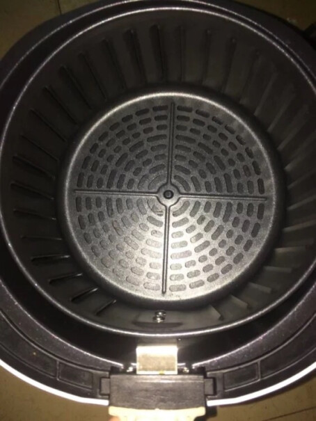 美的空气炸锅家用健康无油薯条机多功能触摸屏智能大容量电炸锅第一次用的时候有异味吗？