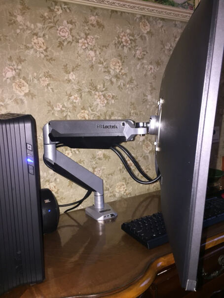 乐歌D7A电脑支架显示器支架能不能安在桌子侧面？