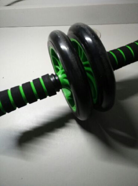 凯速双轮健腹器腹肌轮健腹轮滚轮PR05套装绿2轮和3轮有什么不一样？