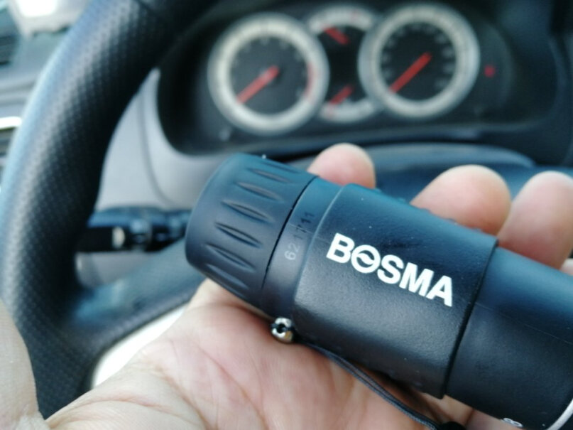 博冠BOSMA焦点7X18单筒望远镜能赠手机卡子吗？