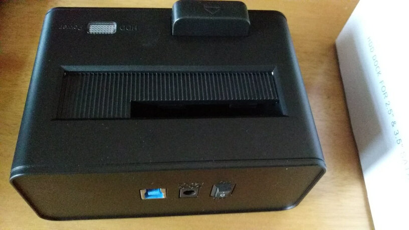 移动硬盘盒USB3.0底座双盘位通用这个插入硬盘后可以直接用USB连接在机顶盒上放硬盘内的电影吗？