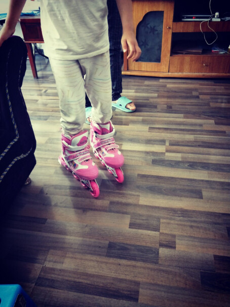 小状元儿童溜冰鞋女童男童套装旱冰鞋滑冰鞋最小几岁小孩穿？