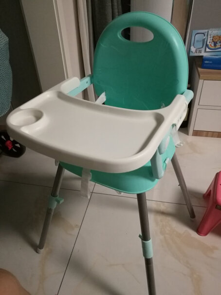 Tobaby儿童餐椅宝宝饭桌高低调节拼接有没有安装好，是摇晃的，松的呢？我买来安装好就是这样的，卖家还不理我？