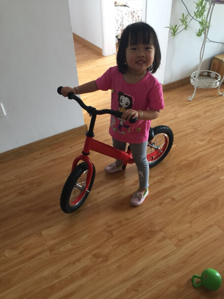 儿童滑步车儿童自行车脚踏单车6岁宝宝滑行两轮助步儿童车红色普通款发泡轮评测结果不看后悔,评测结果不看后悔？