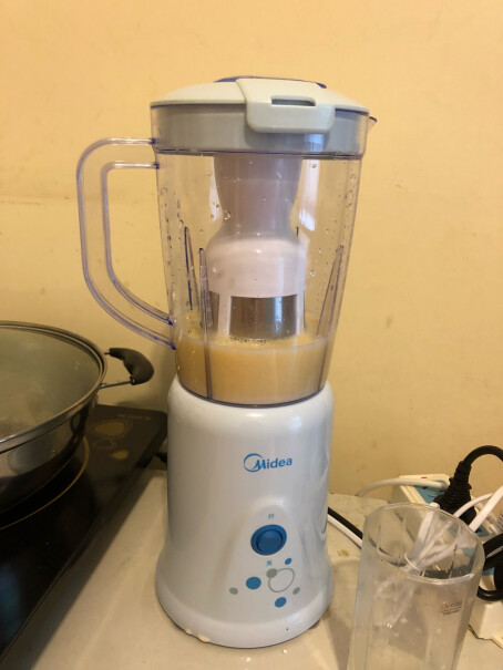 美的料理机家用榨汁机多功能三杯这款打豆浆用哪一个刀头呢？豆浆加多少水呢？