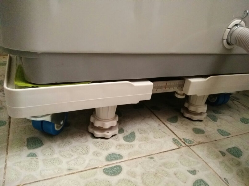 Brateck北弧海尔洗衣机底座放在波轮洗衣机下面，洗衣或者甩干的时候，是否抖动？