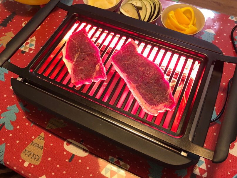 飞利浦家用少烟电烤炉烧烤炉电烤盘烤肉铁板烧商用家用牛排机这个产品规格是多少？功率是多少？