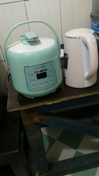 苏泊尔电压力锅电高压锅请问使用过程中一直排气，结束后锅里的水只有一小半了是怎么回事啊？