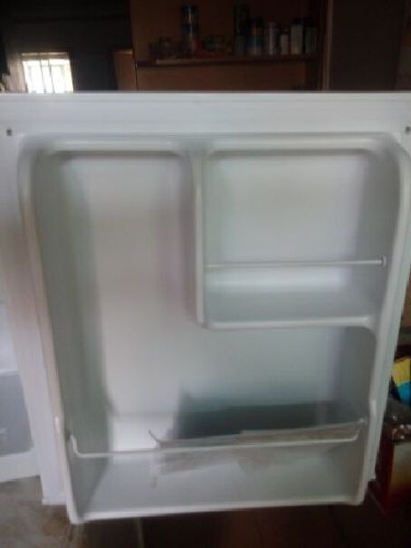奥马Homa118升冰箱背后的压缩机裸露在外面？？没有包！