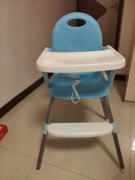 Tobaby儿童餐椅宝宝饭桌高低调节拼接两腿中间那是带子的，会勒腿，或者孩子的腿能出来，自己能站起来吗？安全吗？