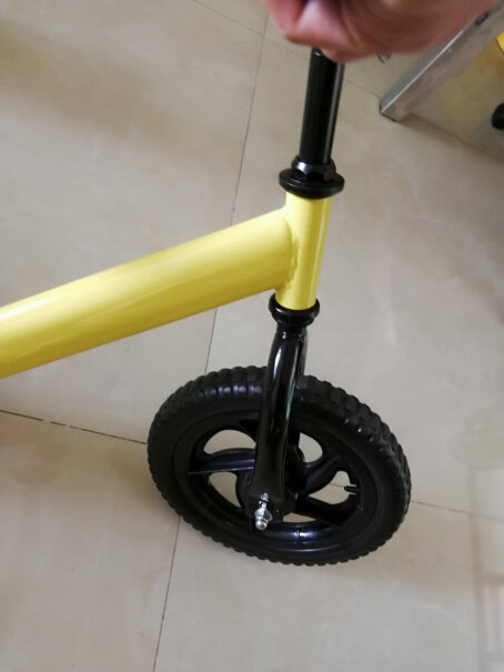 儿童滑步车儿童自行车脚踏单车6岁宝宝滑行两轮助步儿童车红色普通款发泡轮质量不好吗,应该怎么样选择？