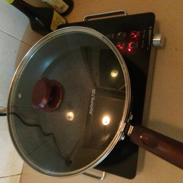 九阳炒锅少油烟不粘炒菜锅30cm锅重吗。不想要重的，