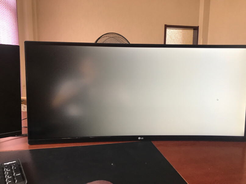 LG27英寸这个显示器坏点亮点率高吗？想买个完美屏？
