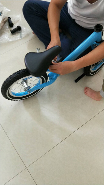 儿童滑步车儿童自行车脚踏单车6岁宝宝滑行两轮助步儿童车红色普通款发泡轮使用感受,评测教你怎么选？