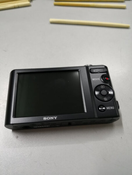 索尼DSC-W800数码相机数码相机数码相机和手机拍照相比哪个好点？