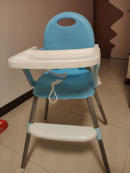 Tobaby儿童餐椅宝宝饭桌高低调节拼接两腿中间那是带子的，会勒腿，或者孩子的腿能出来，自己能站起来吗？安全吗？