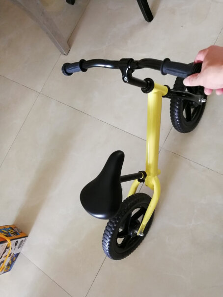 儿童滑步车儿童自行车脚踏单车6岁宝宝滑行两轮助步儿童车红色普通款发泡轮质量不好吗,应该怎么样选择？