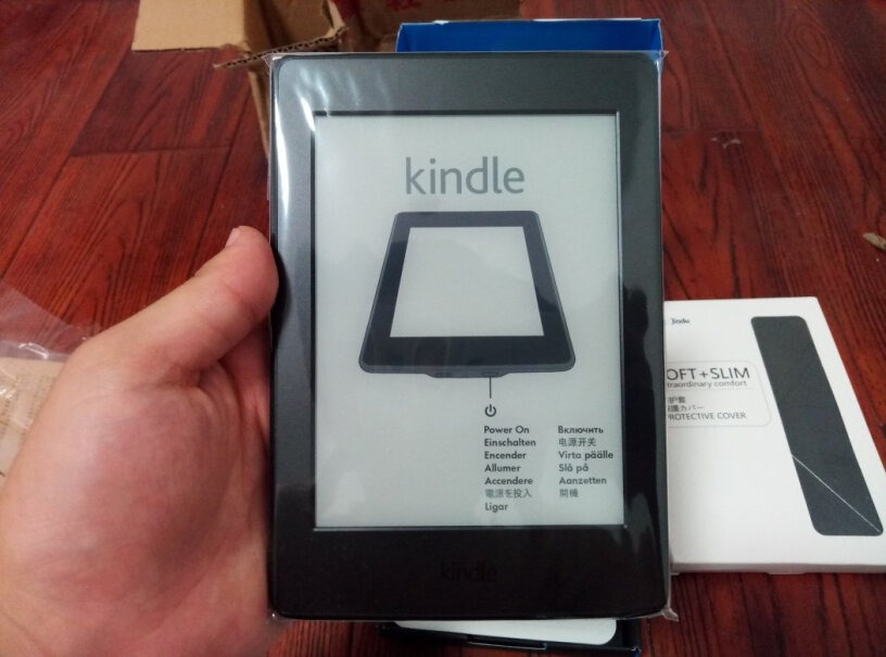 KINDLE Paperwhite 4代电纸书阅读器套装晚上没有灯可以看吗？