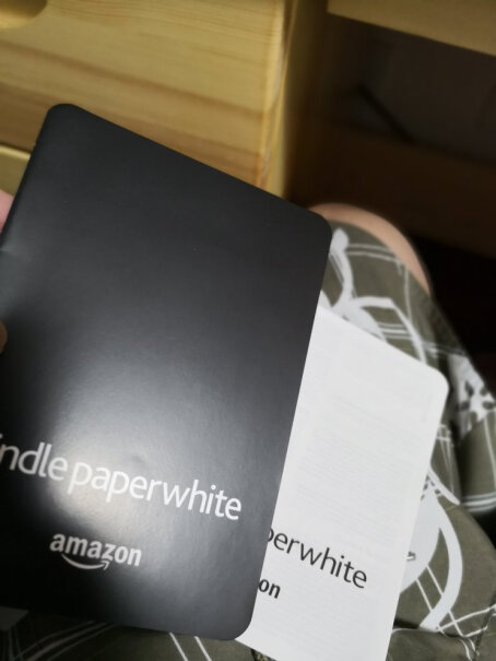 电纸书KINDLE Paperwhite 4代电纸书阅读器套装应该怎么样选择,适不适合你！看质量怎么样！