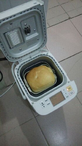 家用烤面包机和面机你好，酵母是在醒面之前自动放还是之后投放的？