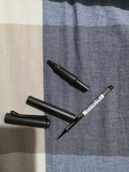 笔类凌美宝珠笔狩猎系列磨砂黑ABS材质签字笔0.7mm质量到底怎么样好不好,好用吗？