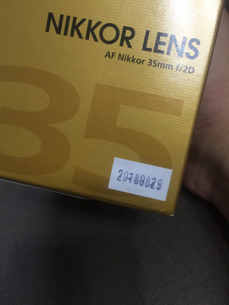 尼康 AF 35mm f/2D 广角镜头话说这个头 7200合适不 后面要换全画幅？