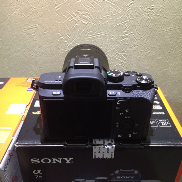 SONY Alpha 7 II 微单相机这个和佳能6D有可比性吗？