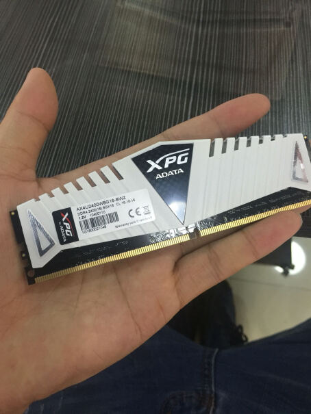 内存威刚8GB DDR4 台式内存适不适合你！看质量怎么样！哪个更合适？