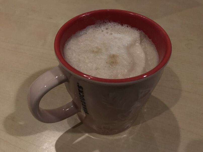 德龙咖啡机趣享系列半自动咖啡机大家买的这款咖啡机，加热后是否有很大的机器味道？