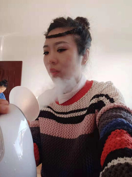 金稻蒸脸仪热喷蒸脸器蒸脸机家用纳米喷雾器喷出来的雾气是热的吗？
