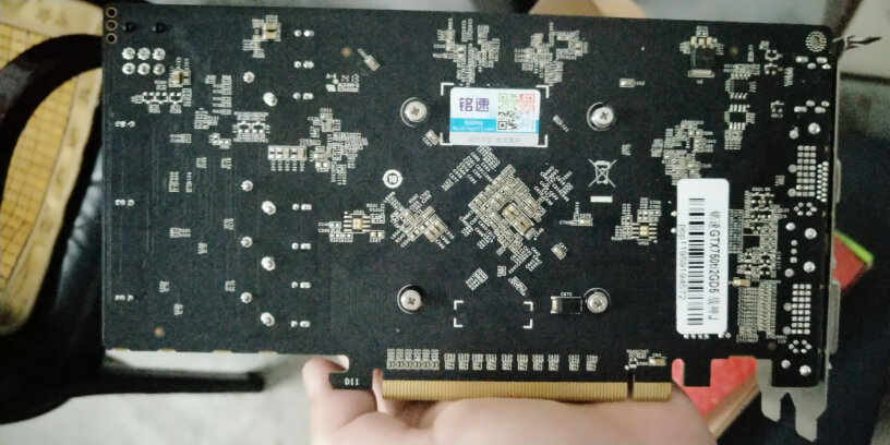铭速GTX750ti 4G刀锋独显英特尔奔腾G3260双核处理器带上这个显卡可以玩吗？