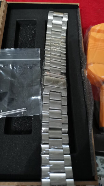 华为手表GT 米兰尼斯金属表带四色可选是什么意思？