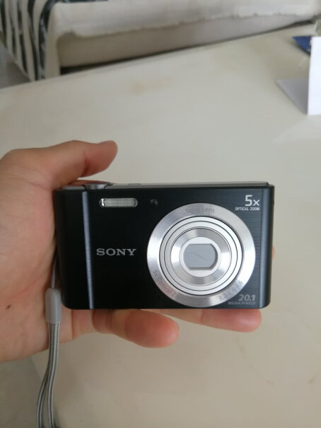 索尼DSC-W800数码相机数码相机数码相机最多能存贮多少张照片？