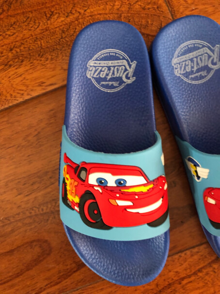 儿童拖鞋DISNEY迪士尼儿童凉拖鞋哪个更合适,最真实的图文评测分享！