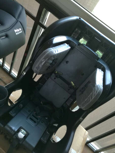 迈可适MAXI-COSI儿童汽车安全座椅安全座椅上面布料表层都可以拆下来洗吗？