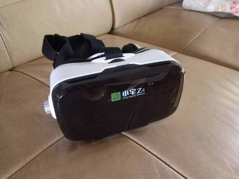 小宅Z4智能VR眼镜怎么用的，看电视有3D效果吗？