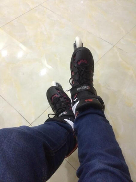 单排轮滑鞋美洲狮溜冰鞋成人轮滑鞋可调码旱冰鞋男女直排滑冰鞋黑红评测比较哪款好,功能介绍？