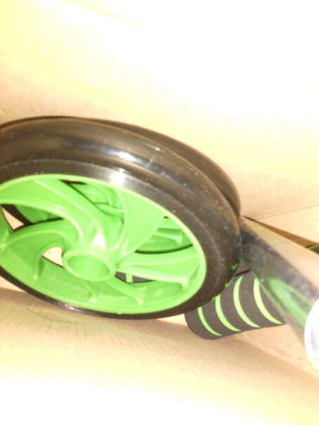 凯速静音型双轮健腹器腹肌轮健腹轮滚轮PR41绿色现在京东自营的产品也这么差吗？看了好多握把杆都长的，都不想买了？