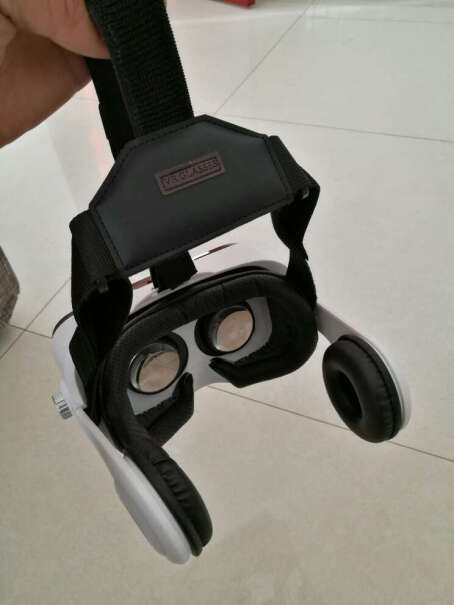 小宅Z4智能VR眼镜近视能支持到多少度，裸眼观看。