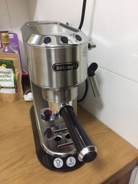 德龙咖啡机半自动咖啡机在国内使用需要转换插头吗？