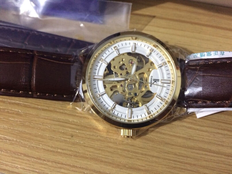 阿帕琦IK手表镂空全自动夜光机械表这款手表金色和银色推荐哪款？蓝宝石镜面和普通的有什么区别？谢谢大家？
