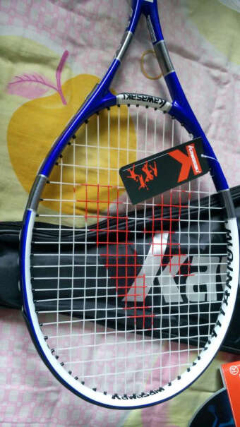 川崎KAWASAKI碳素复合网球拍请问是否有球拍套？
